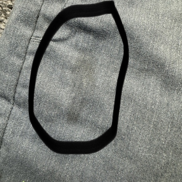 Men’s Gray Volcom Short (W33) - Picture 2 of 8